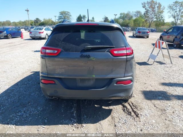 1C4PJLCB4JD551598 Jeep Cherokee Latitude Fwd
