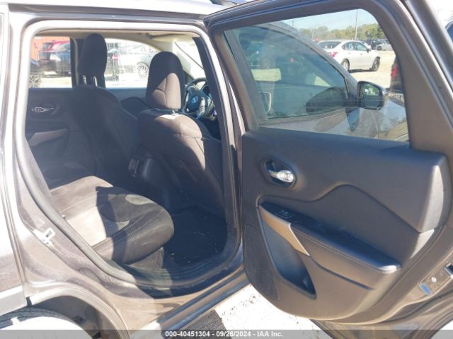 1C4PJLCB4JD551598 Jeep Cherokee Latitude Fwd