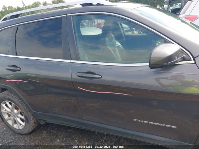 1C4PJLLB1JD552143 Jeep Cherokee Latitude Plus Fwd