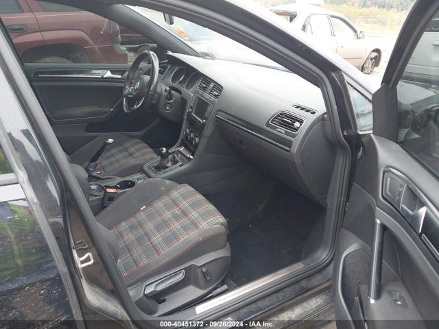 3VW5T7AU3HM065003 Volkswagen Golf GTI