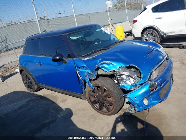 2010 MINI COOPER S WMWMF7C51ATZ71215 Photo 0