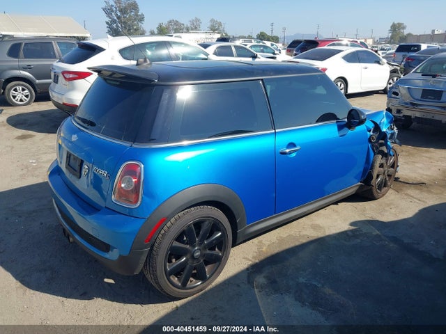 2010 MINI COOPER S WMWMF7C51ATZ71215 Photo 3