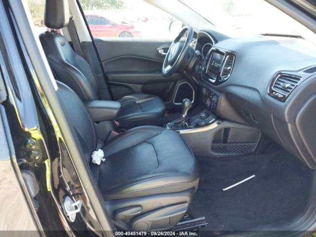 3C4NJDCB9JT340985 Jeep Compass Limited 4x4