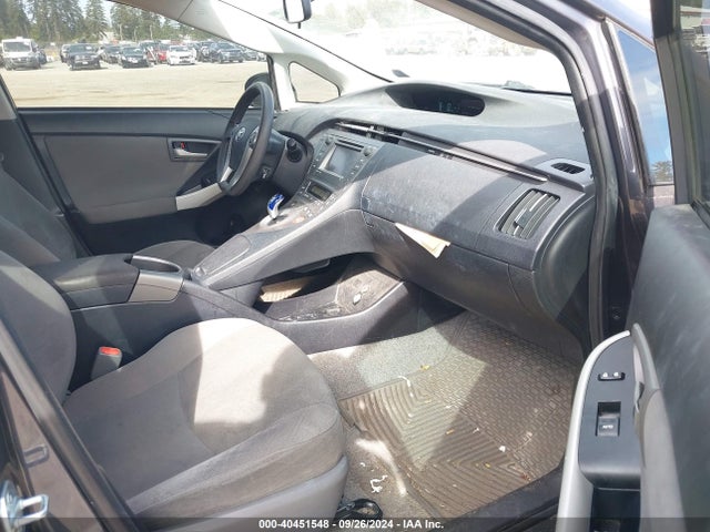 Toyota Prius Three 2014 JTDKN3DU3E0388891 Image 5