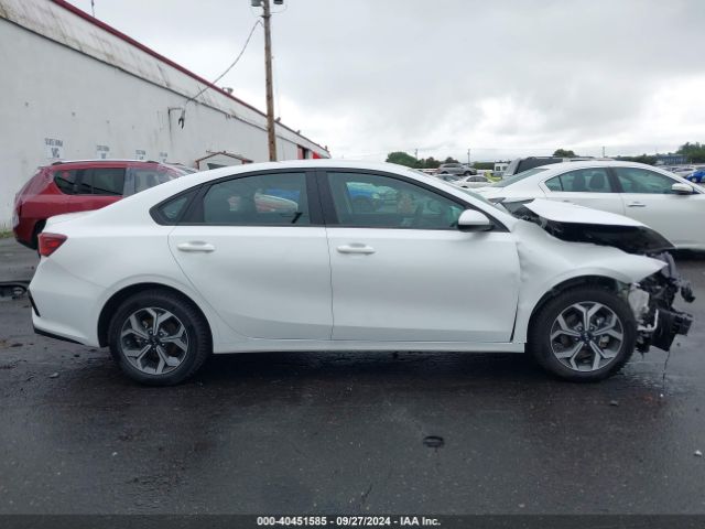 3KPF24AD7ME375488 KIA Forte Lxs