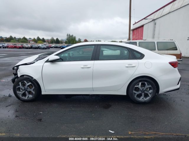 3KPF24AD7ME375488 KIA Forte Lxs