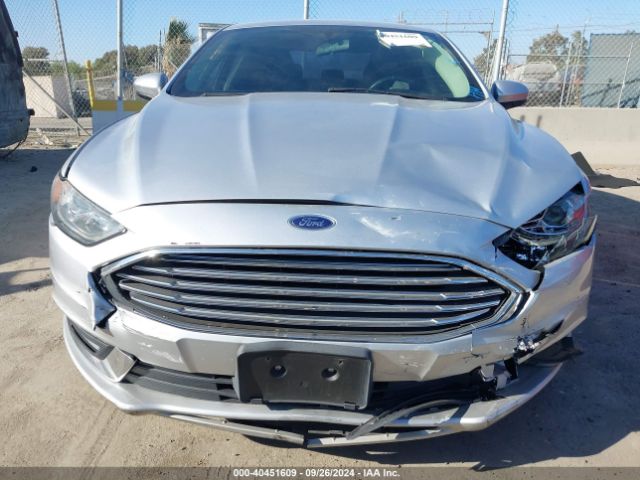 3FA6P0HDXHR299480 Ford FUSION SE