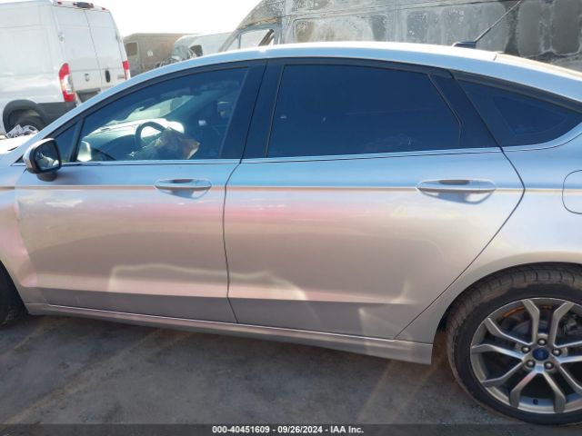 3FA6P0HDXHR299480 Ford FUSION SE