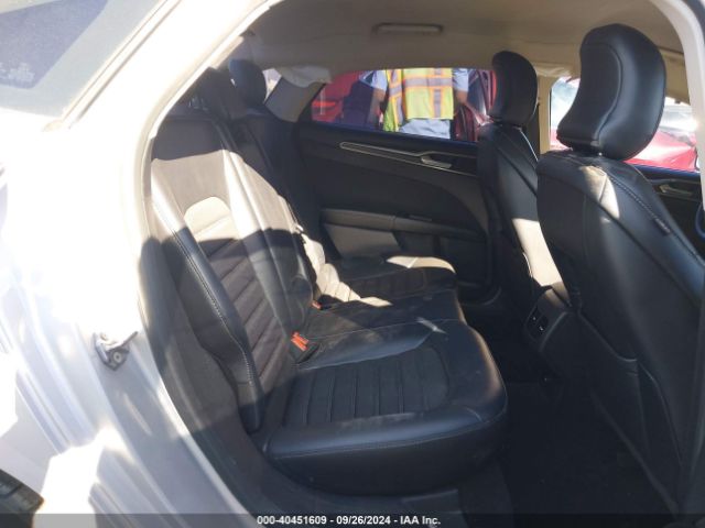 3FA6P0HDXHR299480 Ford FUSION SE