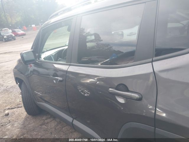 ZACCJABB9JPH93308 Jeep Renegade Latitude Fwd