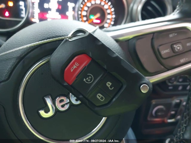1C4HJXEG3MW663743 Jeep Wrangler Unlimited Sahara 4x4