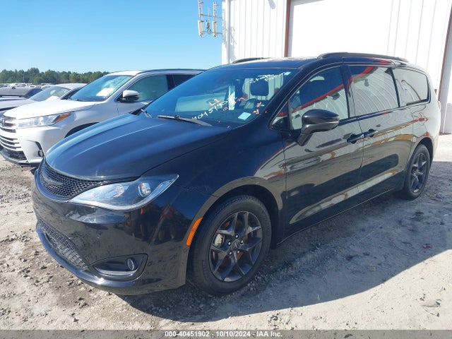 2C4RC1GG3JR256681 Chrysler Pacifica Limited