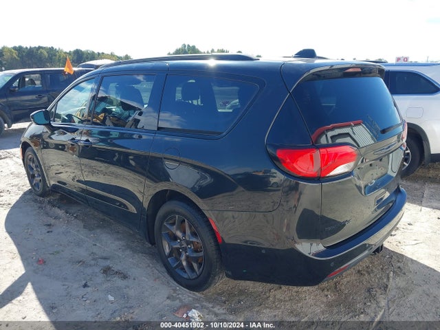 2C4RC1GG3JR256681 Chrysler Pacifica Limited