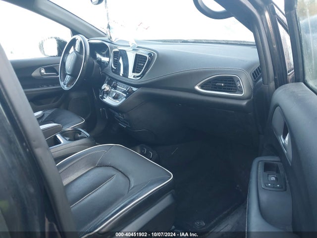 2C4RC1GG3JR256681 Chrysler Pacifica Limited