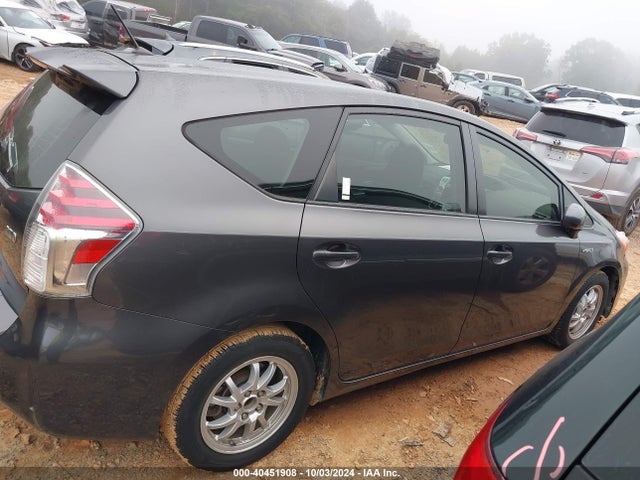 Toyota Prius V Two 2015 JTDZN3EU2FJ020856 Image 13