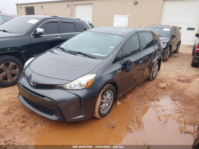 Toyota Prius V Two 2015 JTDZN3EU2FJ020856 Image 2