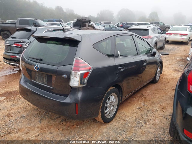 Toyota Prius V Two 2015 JTDZN3EU2FJ020856 Image 4