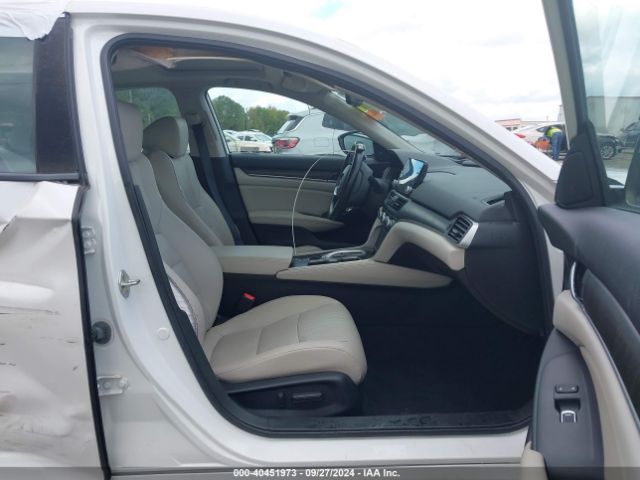 1HGCV2F97KA017201 Honda Accord Touring 2.0t