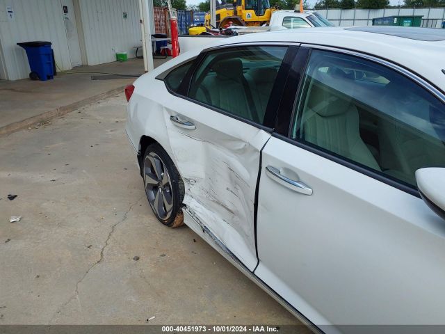 1HGCV2F97KA017201 Honda Accord Touring 2.0t