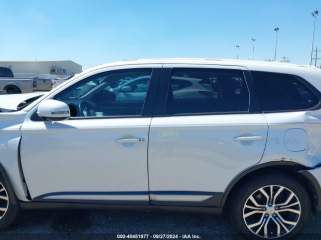 JA4AD3A3XJZ002607 Mitsubishi Outlander Se