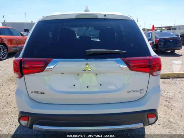 JA4AD3A3XJZ002607 Mitsubishi Outlander Se