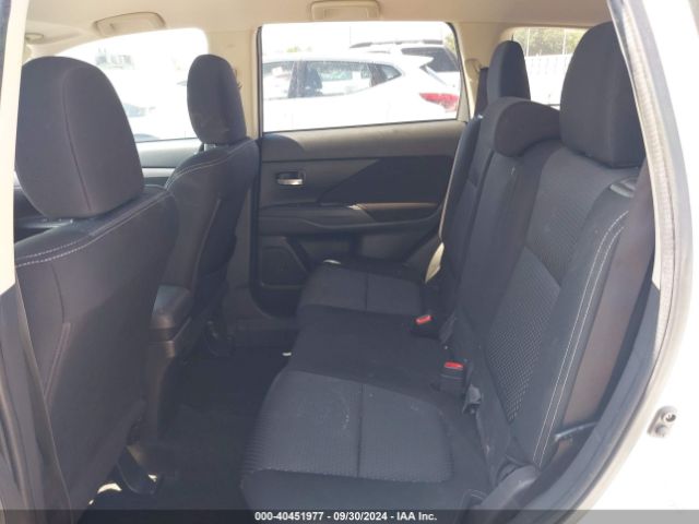 JA4AD3A3XJZ002607 Mitsubishi Outlander Se