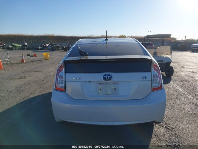 Toyota Prius Three 2015 JTDKN3DU2F0402992 Image 17