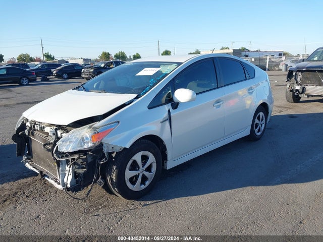 Toyota Prius Three 2015 JTDKN3DU2F0402992 Image 2