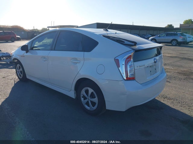 Toyota Prius Three 2015 JTDKN3DU2F0402992 Image 3