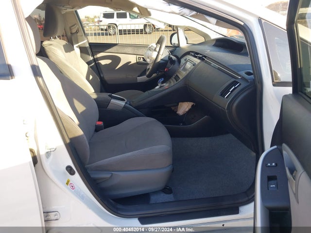 Toyota Prius Three 2015 JTDKN3DU2F0402992 Image 5