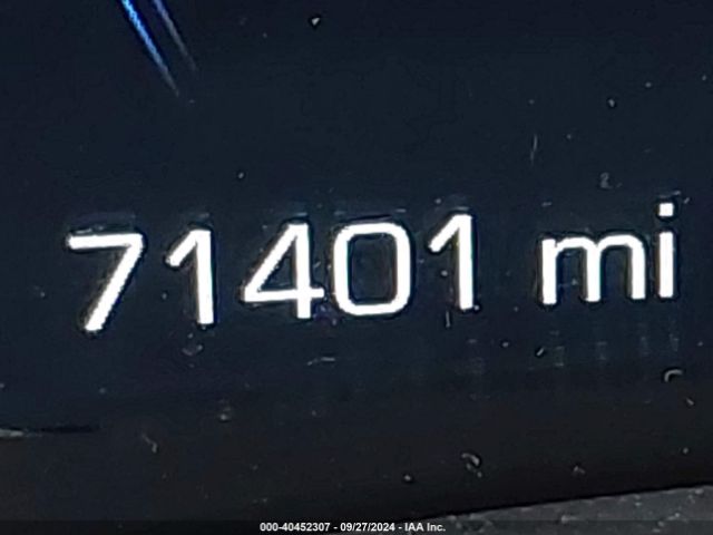 1GYS4CKJ9JR168053 Cadillac Escalade Premium Luxury