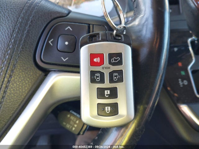 5TDDZ3DC7HS159863 Toyota Sienna Limited Premium 7 Passenger