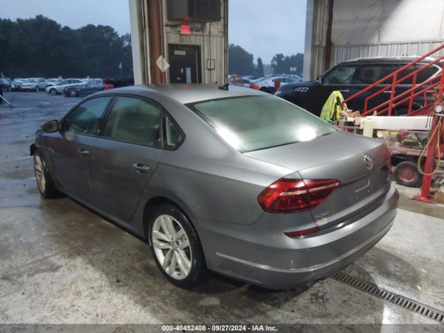 1VWLA7A32KC003637 Volkswagen Passat 2.0t Wolfsburg Edition