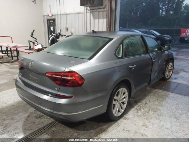 1VWLA7A32KC003637 Volkswagen Passat 2.0t Wolfsburg Edition