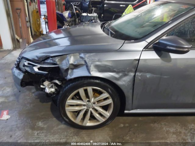 1VWLA7A32KC003637 Volkswagen Passat 2.0t Wolfsburg Edition