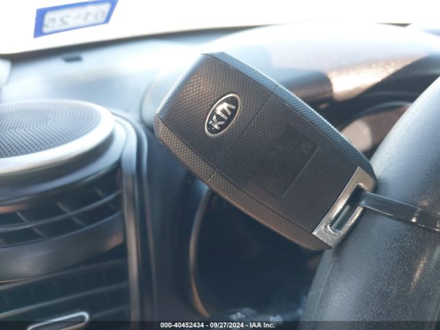 KNDJP3A51F7191696 KIA SOUL +