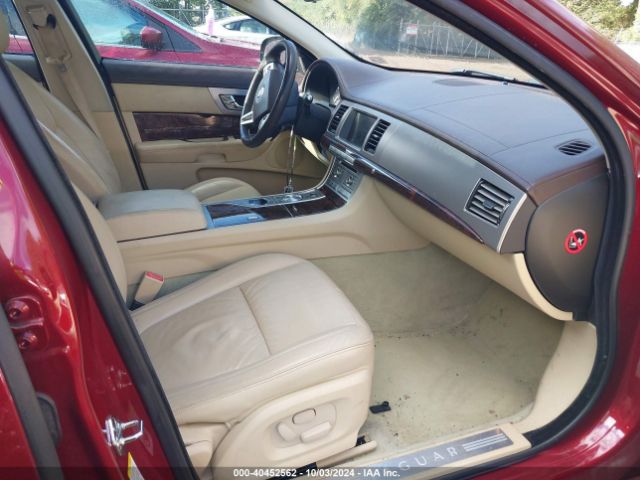 2011 JAGUAR XF SAJWA0FB6BLS11965 Photo 4