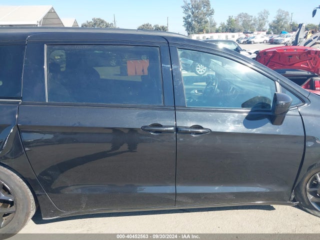 Chrysler Pacifica Touring L Plus 2018 2C4RC1EG9JR351653 Image 13
