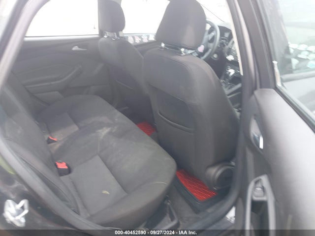 Ford FOCUS SE 2016 1FADP3F26GL394240 Image 8