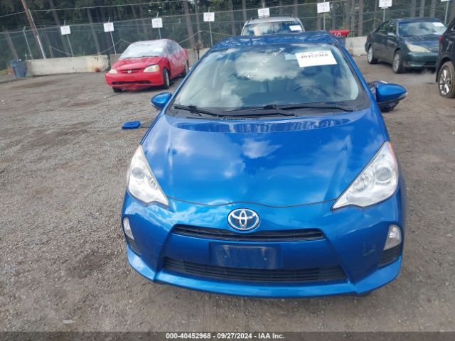 JTDKDTB39E1568660 Toyota Prius C One