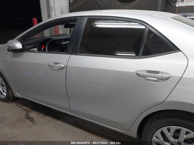 Toyota COROLLA LE 2018 5YFBURHE0JP854754 Image 14