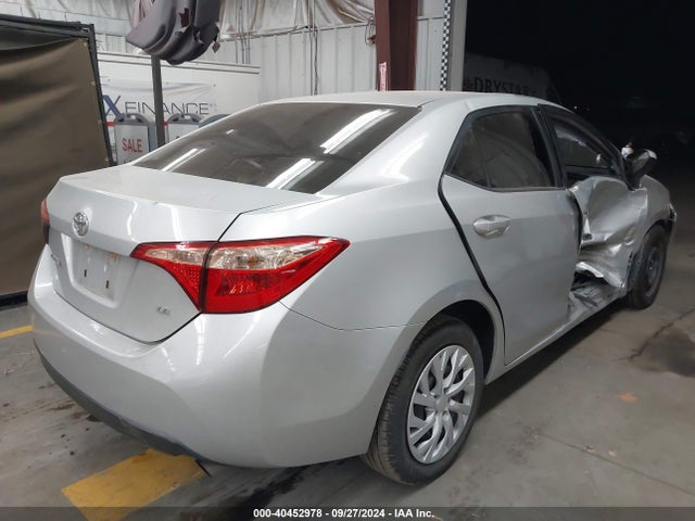 Toyota COROLLA LE 2018 5YFBURHE0JP854754 Image 4