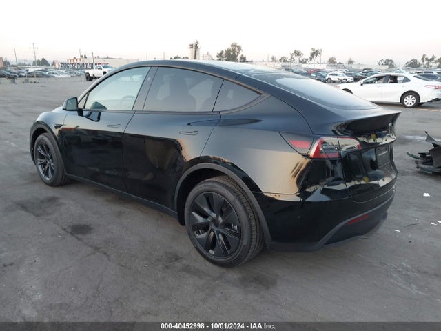 2024 TESLA MODEL Y 7SAYGAEE5RF194549 Photo 2