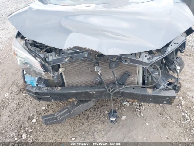 2T1BURHE9KC193033 Toyota COROLLA LE