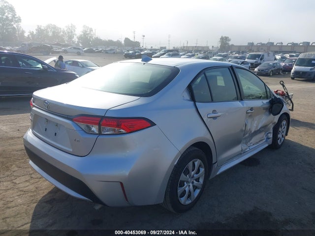 Toyota COROLLA LE 2021 JTDEPMAE3MJ165978 Image 4