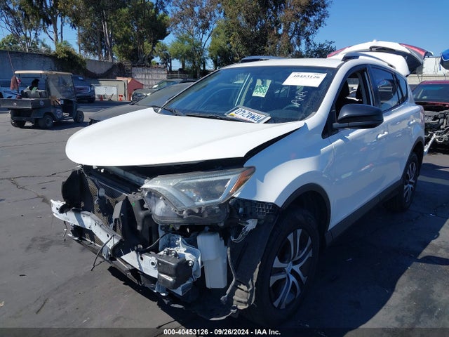 Toyota RAV4 LE 2016 JTMZFREV3GJ073320 Image 2