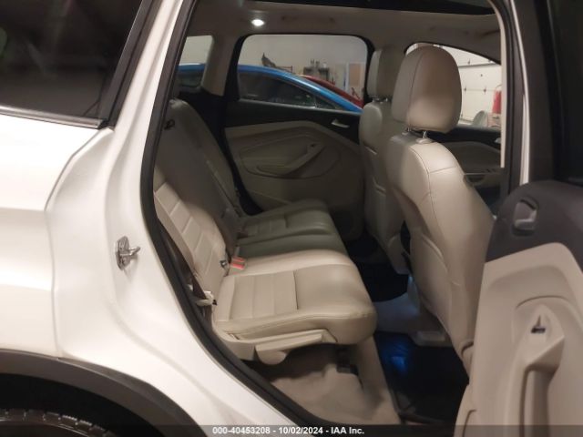 1FMCU9J91FUA00900 Ford Escape Titanium