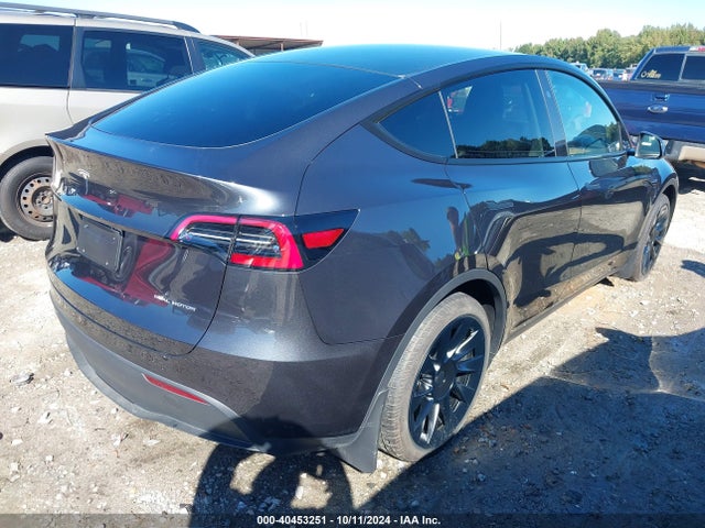 2024 TESLA MODEL Y 7SAYGDEE6RA269709 Photo 3