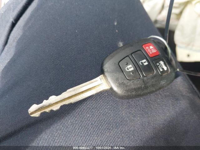 5YFBURHE5GP390594 Toyota COROLLA LE