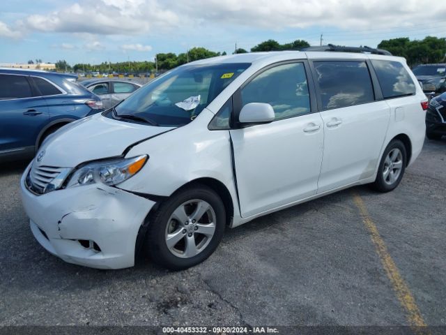 5TDKK3DC1FS575903 Toyota Sienna Le 8 Passenger
